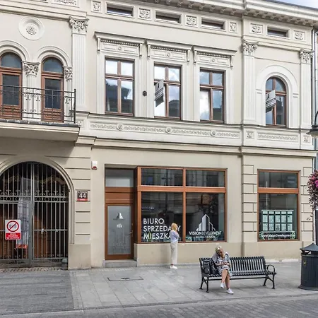 Luna, Piotrkowska 44 - Free Parking *