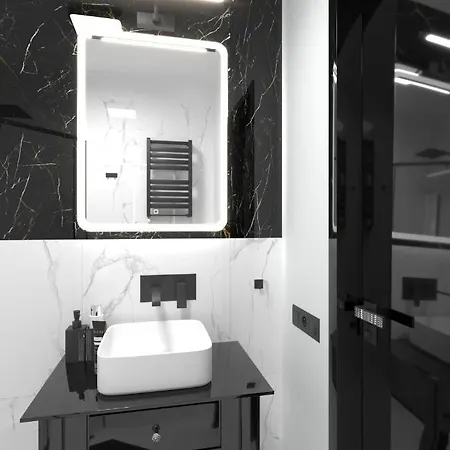 Luna, Piotrkowska 44 - Free Parking Lodž