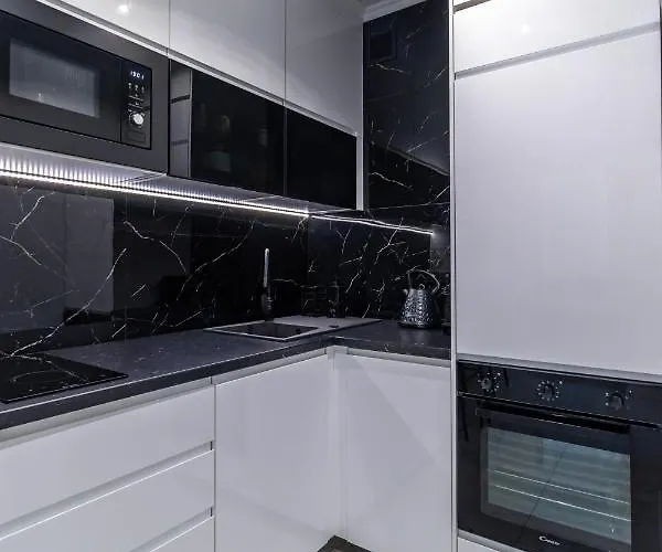 Luna, Piotrkowska 44 - Free Parking