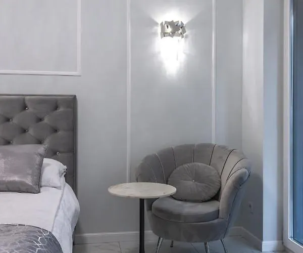 Luna, Piotrkowska 44 - Free Parking * Łódź