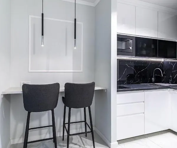 Luna, Piotrkowska 44 - Free Parking * Łódź